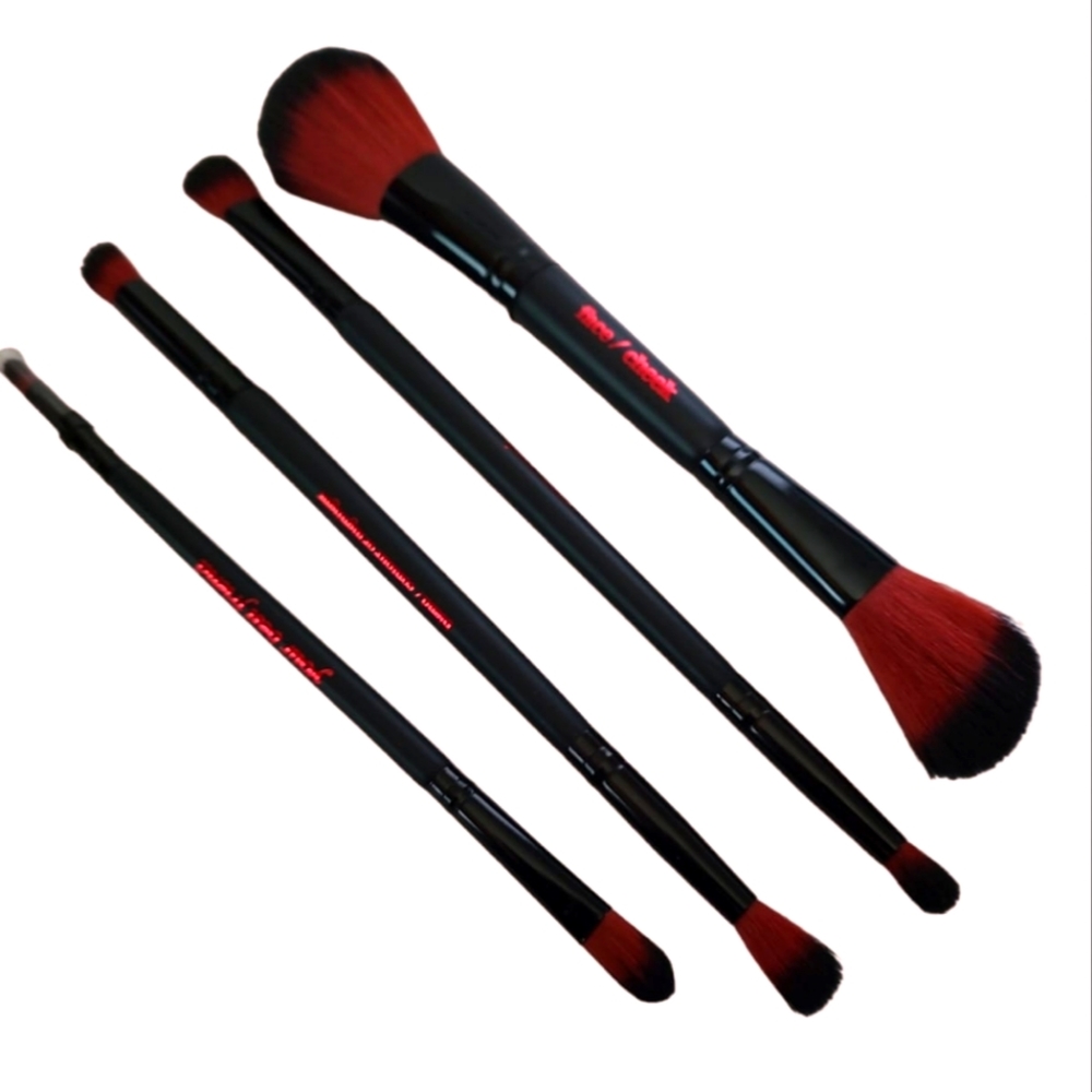 Set of Brushes, in case.For Women.